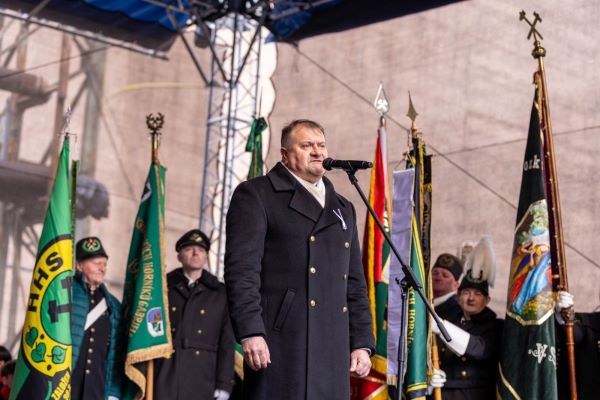 1770209513 whatsap152